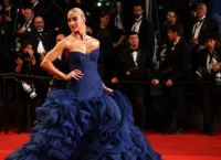 Ιωάννα Τούνη για τα σχόλια μετά τις Κάννες: «Σκάστε και βράστε στο ζουμί σας» [vid]