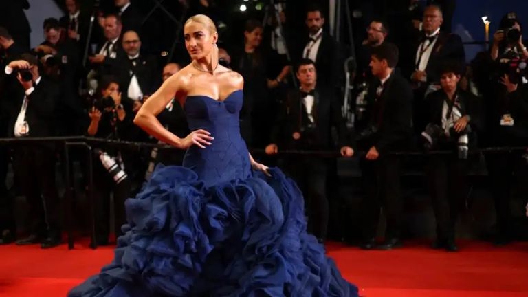Ιωάννα Τούνη για τα σχόλια μετά τις Κάννες: «Σκάστε και βράστε στο ζουμί σας» [vid]