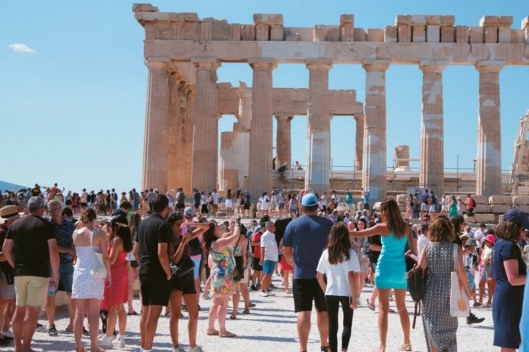 Τουρισμός για Όλους 2026-2027: Πότε ξεκινούν οι αιτήσεις και ποιοι είναι οι δικαιούχοι