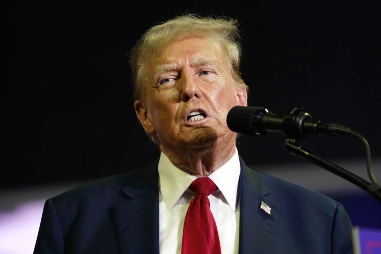 Τραμπ για Ιράν: «Με μία βολή θα μπορούσαμε να τους εξοντώσουμε όλους»