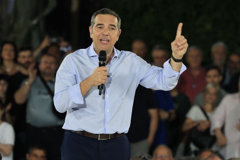 Ο ΤΣΙΠΡΑΣ ΜΠΑΙΝΕΙ ΞΑΝΑ ΣΤΟ ΠΑΙΧΝΙΔΙ: Πρώτη Προεκλογική Εμφάνιση και Ευθεία Πρόκληση στον Μητσοτάκη