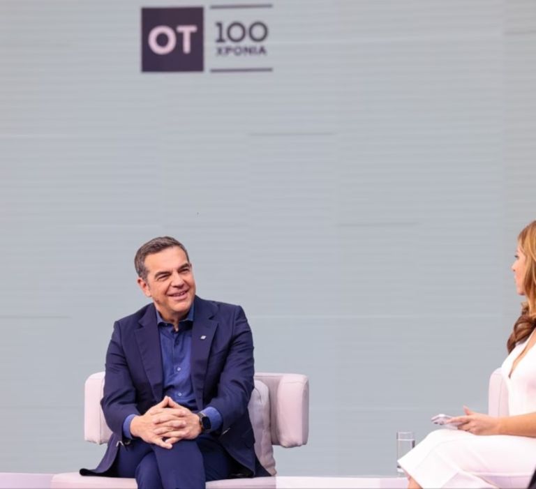 Ο Τσίπρας ξανά σε ρόλο «σωτήρα»: Υποσχέσεις, καταγγελίες και ένα déjà vu που θυμίζει 2014
