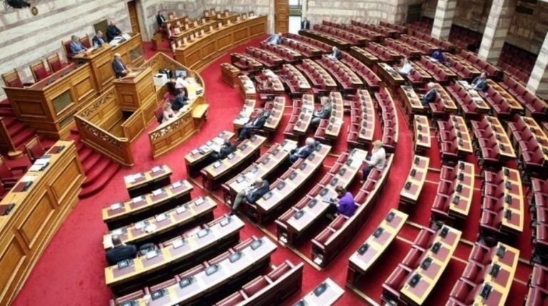 Σφοδρά πυρά κατά Μητσοτάκη από την αντιπολίτευση μετά τη Σύνοδο Κορυφής της ΕΕ