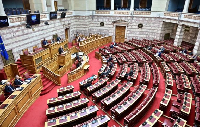 ΚΚΕ: «Η κυβέρνηση επιχειρεί fast track αναθεώρηση του Συντάγματος μέσα στο καλοκαίρι»