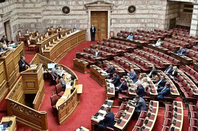  Τέλος η «δεύτερη Κυριακή»: Η ΝΔ αλλάζει τον εκλογικό χάρτη Αυτοδιοίκησης–Σφοδρή σύγκρουση για τον νέο Κώδικα