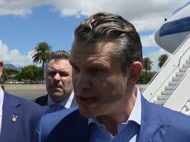 Χέγκσεθ: «Η Ευρώπη δέχεται εισβολή επικίνδυνων ιδεολογιών» – Αναφορά σε Ελλάδα, Ιταλία και Ισπανία
