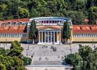 Ομοφοβική επίθεση στο Ζάππειο: Τρεις συλλήψεις μετά από καταγγελία στο 11414