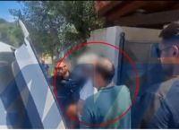 Αίγιο: Βίντεο από τη στιγμή της σύλληψης του Τζέιμς Δαλαμάγκα που δολοφόνησε Έλληνα ομογενή στην Αυστραλία
