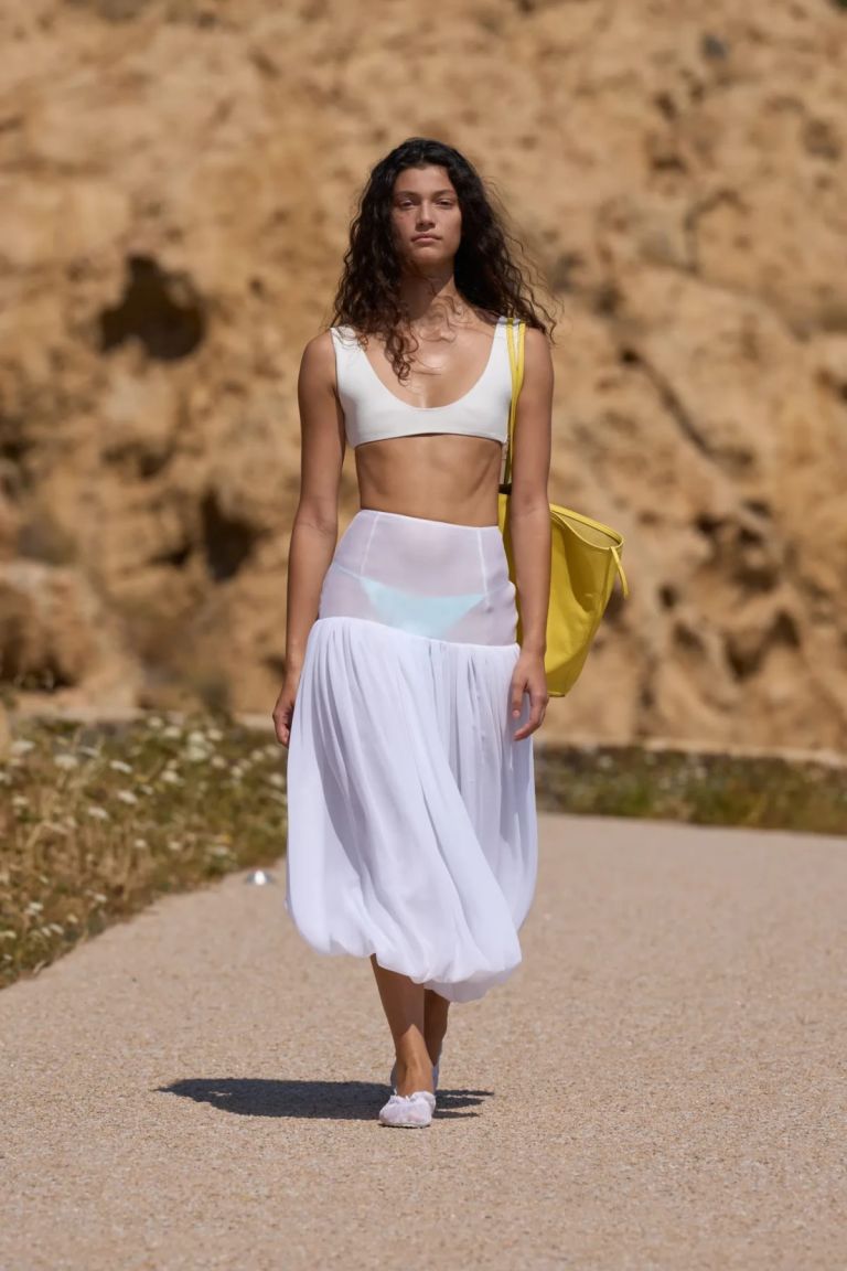 Jacquemus: Κατέκτησε την Κορσική με μια συλλογή αφιερωμένη στην ευτυχία