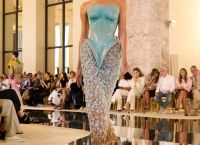 Paris Couture Week: Ο Daniel Roseberry βουτά την υψηλή ραπτική στο άγνωστο