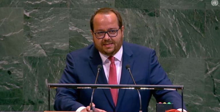 Η Ελλάδα στον ΟΗΕ για την οδική ασφάλεια: Μείωση 22% στους θανάτους από τροχαία το 2025