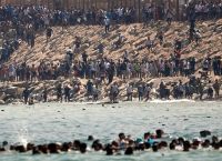 Η Ισπανία υπολογίζει σε 49.000 τους μετανάστες στη Θέουτα – Αυξάνεται η ανησυχία στην Ευρώπη