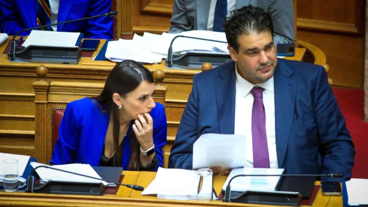 Σύγκρουση για τη Σχολή Δημόσιας Διοίκησης: Αντιδράσεις στις αλλαγές του ΥΠΕΣ για το νέο σύστημα εισαγωγής