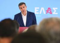 «Σχέδιο Αριστοτέλης» από τον Τσίπρα: Υπόσχεται 15 δισ. στους δήμους και ανατροπή του «Καλλικράτη»