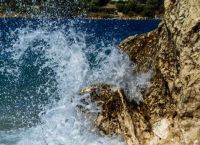 Καιρός σήμερα [31/7/26]: «Κοκτέιλ» ισχυρών ανέμων και ζέστης – Ριπές έως 9 μποφόρ