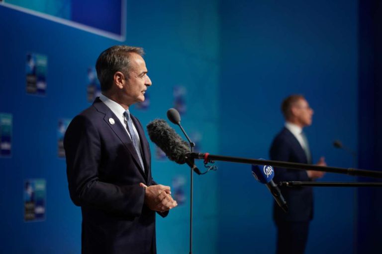 Mitsotakis: “The U.S. Is Not Leaving NATO – Legal Barriers Still Block Turkey’s F-35 Return”