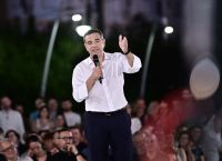 Τσίπρας για Άδωνι: «Μήνυση δεν θα του κάνω… θα του στείλω λουλούδια» [vid]