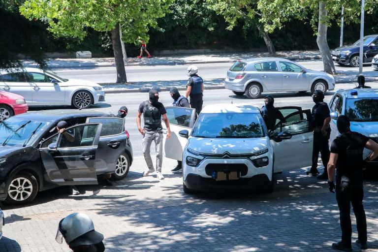 Προφυλακιστέος και ο 24χρονος για τη φονική επίθεση στο σπίτι της οικογένειας Νέστορα