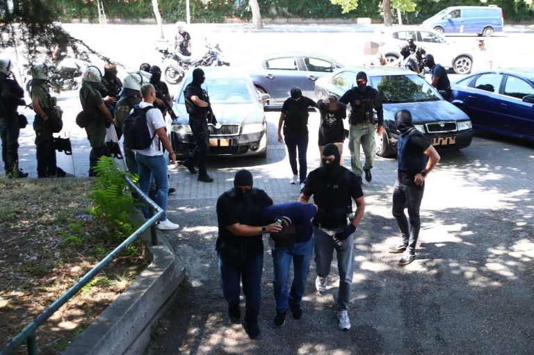 Θεσσαλονίκη: Στον ανακριτή οι 3 συλληφθέντες για την εμπρηστική επίθεση στο σπίτι της Αφροδίτης Νέστορα