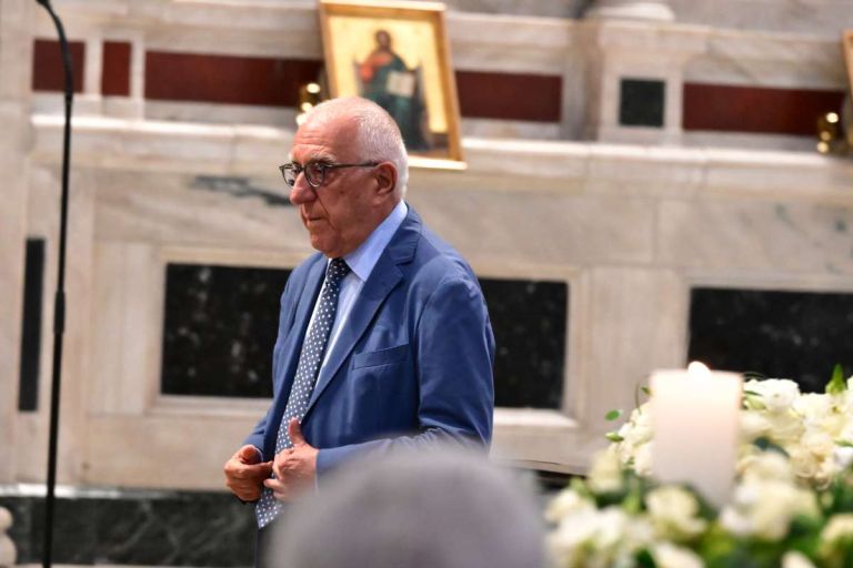 Κηδεία Μάρως Κοντού: Ο επικήδειος Κακλαμάνη – Ταξιδιάρα, αιώνια έφηβη θα πρέπει να σου πω οριστικά καληνύχτα