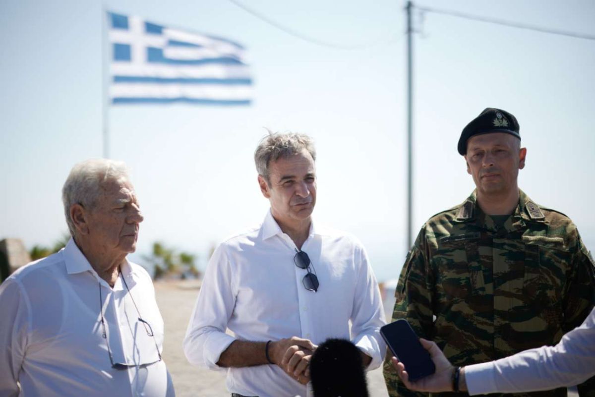 Μητσοτάκης από Αγαθονήσι: «Εδώ φυλάμε Ελλάδα και Ευρώπη» – Σκληρό μήνυμα στους διακινητές
