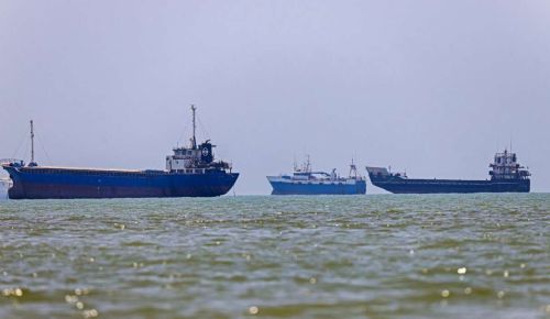 Το Ιράν εξετάζει «μπλόκο» σε πλοία των ΗΠΑ και του Ισραήλ από το Ορμούζ και πρόστιμα έως 20% του φορτίου