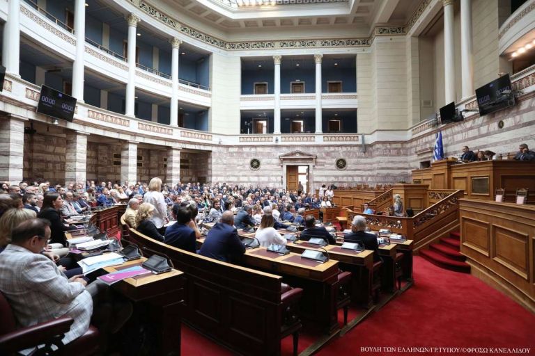 «Πόλεμος» στη Βουλή για το νερό και τις SLAPP–Συνταγματική σύγκρουση,ονομαστική ψηφοφορία και τροπολογία