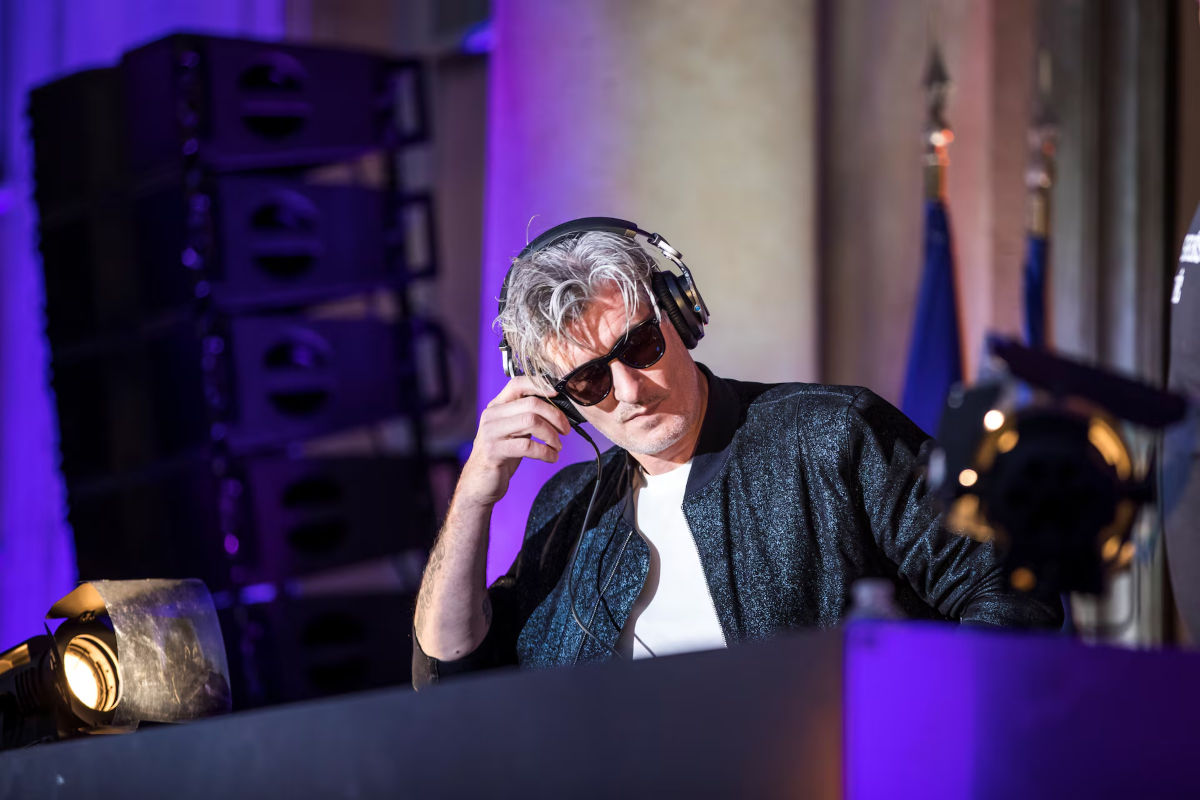 Θλίψη στη μουσική: Πέθανε ο Γάλλος DJ και παραγωγός Kavinsky σε ηλικία 50 ετών