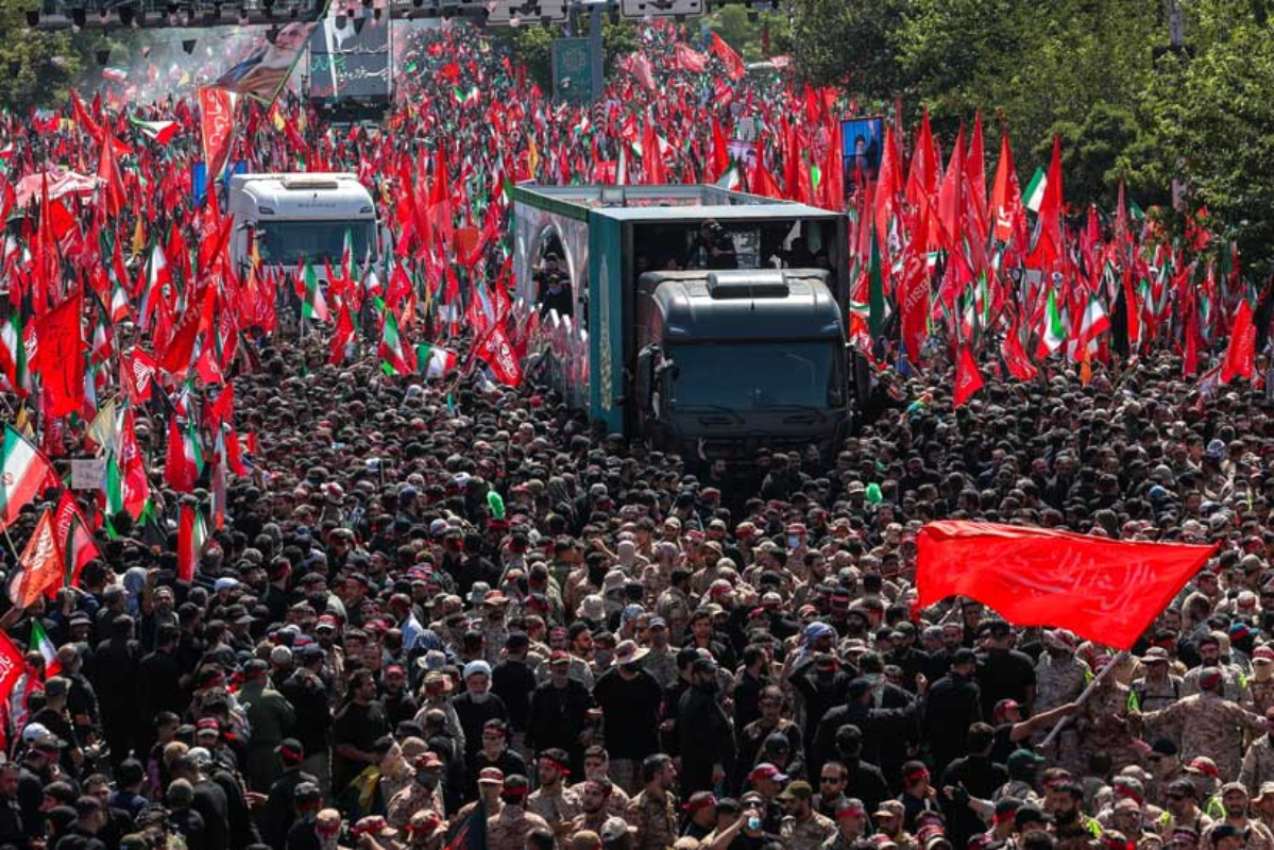 Η κηδεία Χαμενεΐ ως γεωπολιτικό μήνυμα:Το Ιράν επιχειρεί να μετατρέψει τον πόλεμο σε στρατηγικό πλεονέκτημα