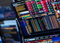 Η Moody’s τραβά την κουρτίνα: Τέλος το φθηνό χρήμα – Μεγάλη ανατιμολόγηση ρίσκου στις αγορές