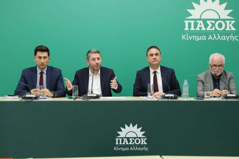 ΠΑΣΟΚ: Οι 17 δεσμεύσεις για τους συνταξιούχους στο επίκεντρο της αντιπολιτευτικής αντεπίθεσης