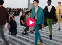 Prada SS27 Menswear: Η νέα εποχή καθαρότητας στο ανδρικό στιλ
