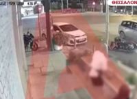 Θεσσαλονίκη: Σοκαριστικό βίντεο από τον θάνατο ενός 23χρονου μοτοσικλετιστή σε τροχαίο δυστύχημα