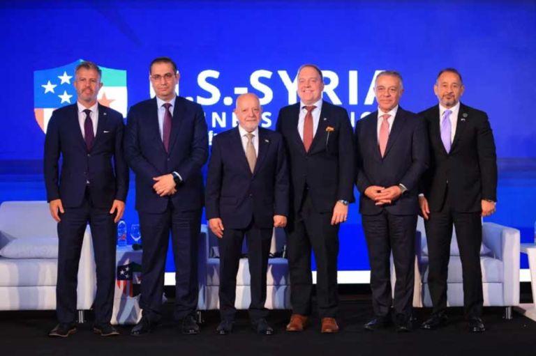 Η νέα αμερικανική «εισβολή» στη Συρία δεν γίνεται με στρατό αλλά με δισεκατομμύρια