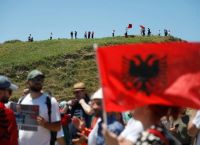 Αλβανία: Έρευνα για ξέπλυμα και ναρκωτικά στον πωλητή γης για το θέρετρο Κούσνερ