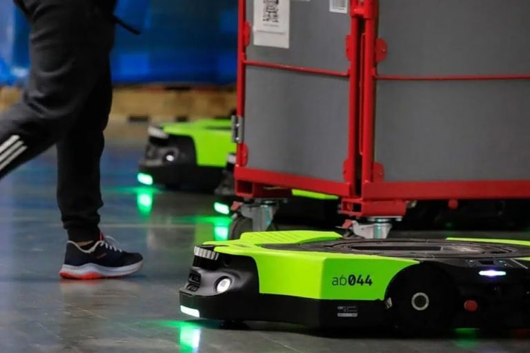 Amazon: Νέο ρομπότ στις αποθήκες και νέο ερώτημα για τις απολύσεις