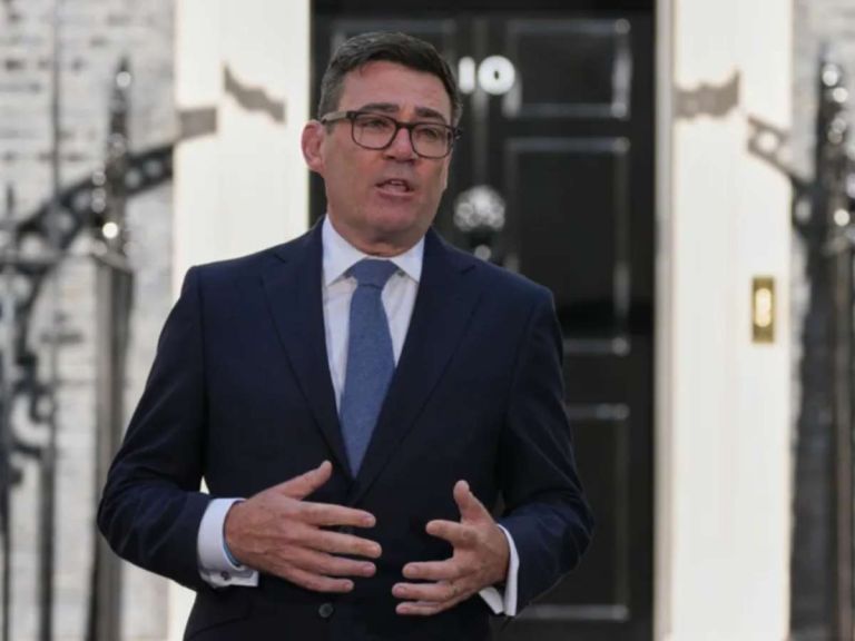 Άντι Μπέρναμ: Επίσημα νέος πρωθυπουργός της Βρετανίας – “Οι άνθρωποι έχουν κουραστεί από την πολιτική”
