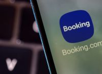 Booking.com: Στο μικροσκόπιο της Επιτροπής Ανταγωνισμού – Τι αλλάζει στην Ελλάδα