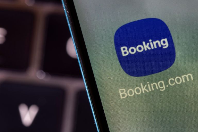 Booking.com: Στο μικροσκόπιο της Επιτροπής Ανταγωνισμού – Τι αλλάζει στην Ελλάδα