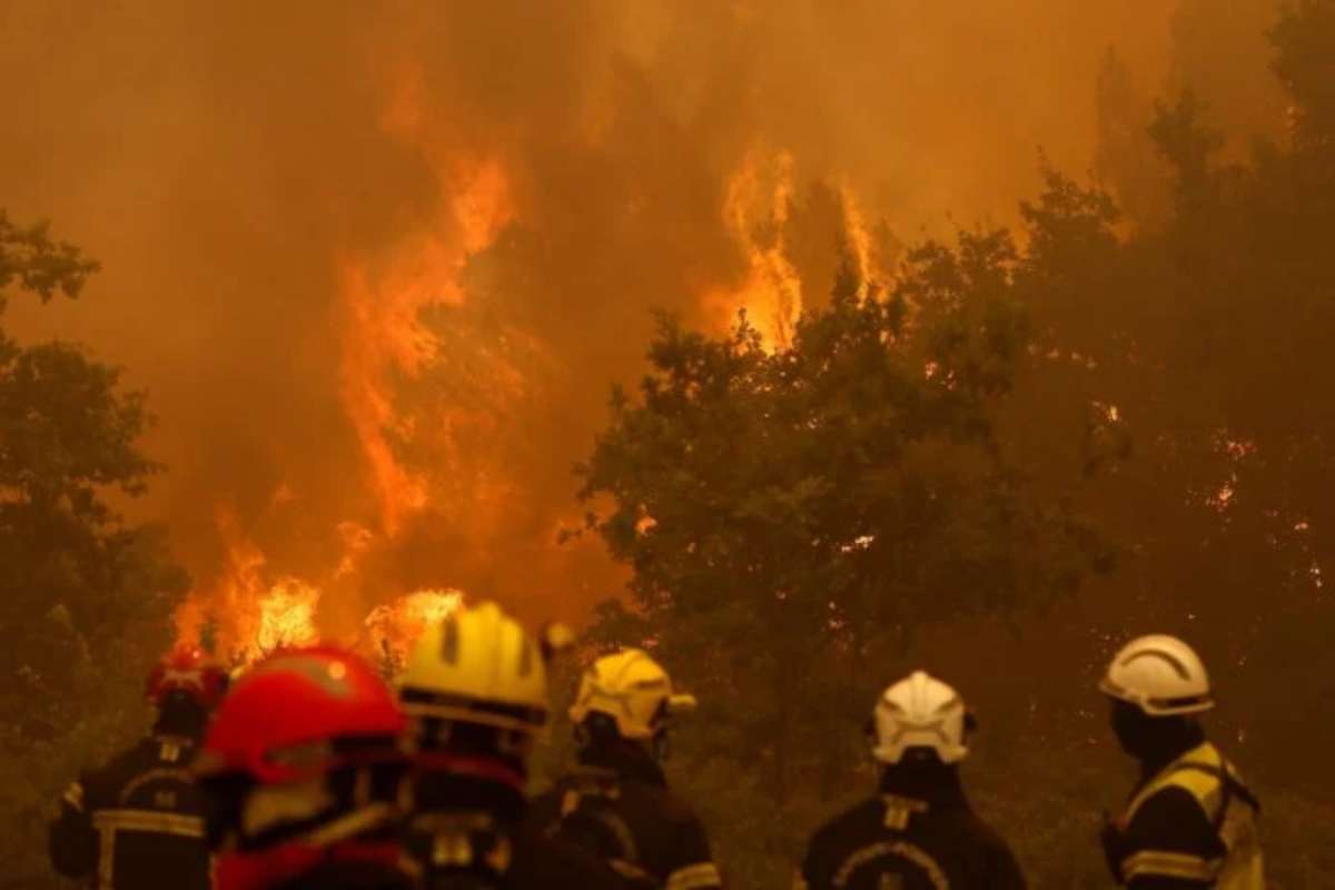 Φωτιές τώρα σε Γαλλία και Ισπανία: Το Μπορντό σε κίνδυνο, ανεξέλεγκτες οι φλόγες στη Μαδρίτη