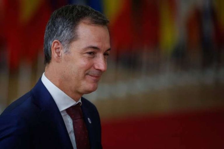 Ντε Κρο: «Οι δαπάνες για άμυνα και ανάπτυξη είναι οι δύο όψεις του ίδιου νομίσματος»