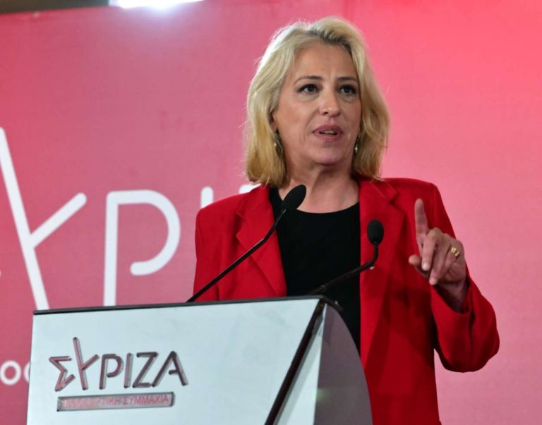Δούρου σε γραμμή αντεπίθεσης: Ενότητα στον ΣΥΡΙΖΑ, μήνυμα επιβίωσης και αιχμές για προσωπικές στρατηγικές