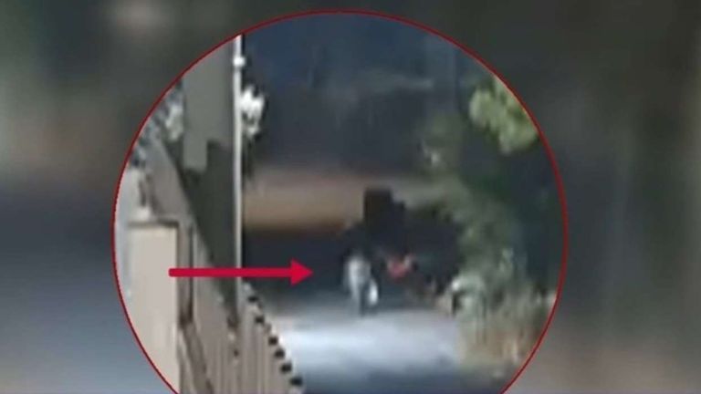Καρέ καρέ ο εμπρησμός από πρόθεση στην Άνοιξη – Οι κινήσεις του 50χρονου [vid]