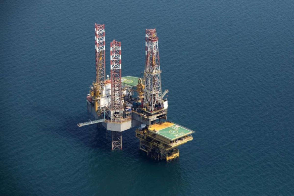 Η Νέα Πετρελαϊκή Τάξη: Η Δύση Ελέγχει τις Κάνουλες – Η Ασία Κρατά τη Δύναμη της Ζήτησης