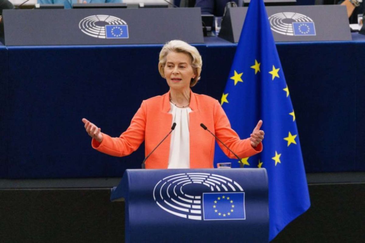 Η Ευρώπη επανεξοπλίζεται με ταχύτητα, αλλά ακόμη διχάζεται για το ποιος ανήκει στην αμυντική της οικογένεια