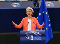 Η Ευρώπη επανεξοπλίζεται με ταχύτητα, αλλά ακόμη διχάζεται για το ποιος ανήκει στην αμυντική της οικογένεια