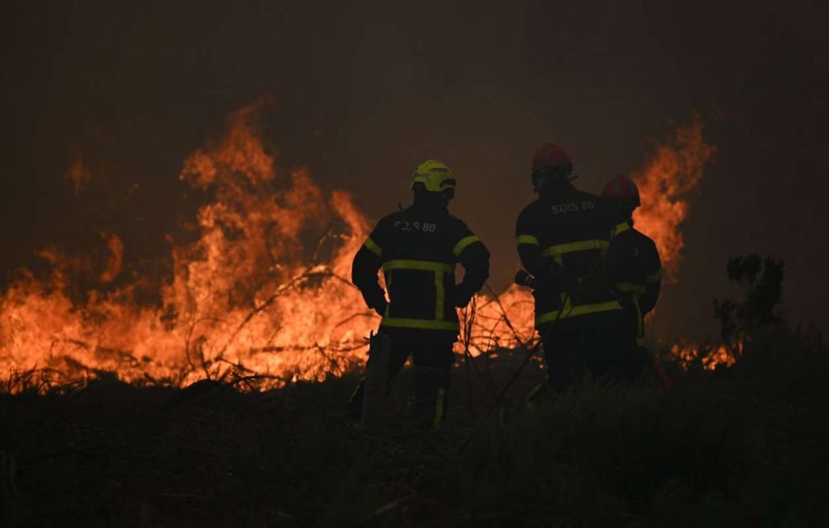 Πύρινος εφιάλτης σε Γαλλία Ισπανία: Πάνω από 500.000 εγκατέλειψαν τα σπίτια τους–Μάχη για να σωθεί το Μπορντό