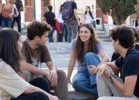 Φοιτητική στέγη: «Φωτιά» τα ενοίκια στην Αθήνα – Έως 630 ευρώ για ένα δυάρι, αγώνας δρόμου πριν τις βάσεις