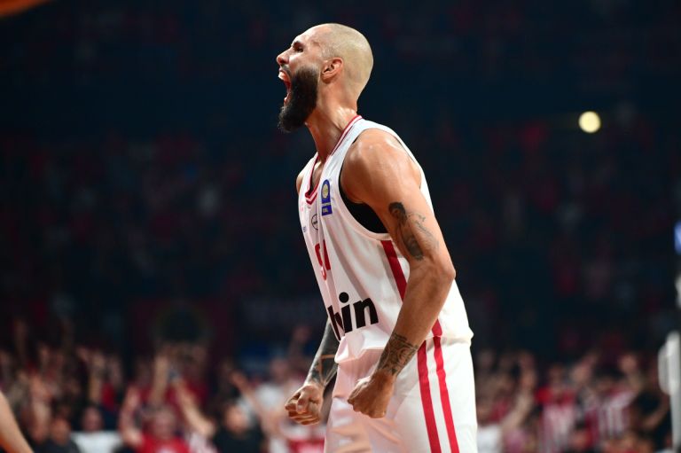 EuroLeague: Δημοσίευσε το καλάθι του Φουρνιέ κόντρα στη Ρεάλ με αριστερό χέρι