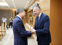 Γεραπετρίτης: Τετ α τετ με τον πρωθυπουργό του Βιετνάμ – Οι συμφωνίες για εμπόριο, τουρισμό και ναυτιλία